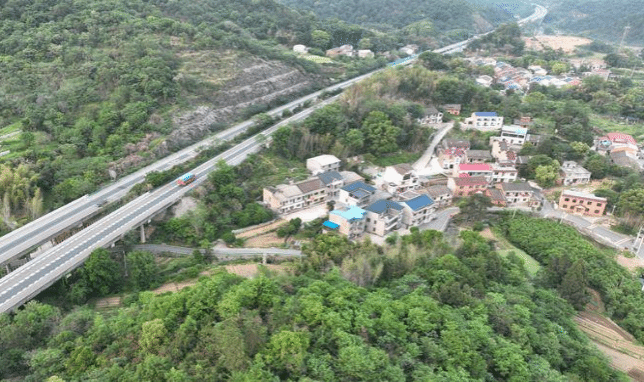 2BB1B87B10751FA4C414FE88A63_10154BD8_2F438