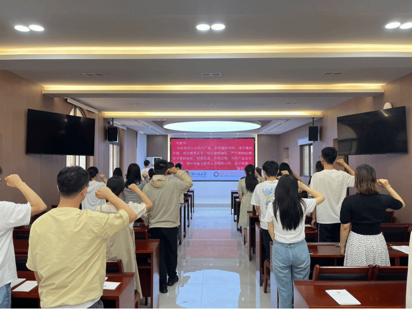 1B58388492A913D8A7428EC75E6_8ECBBF01_32176