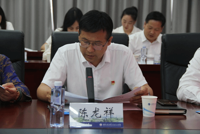 AF69101FC6813E2EC18639E2921_86839325_21947