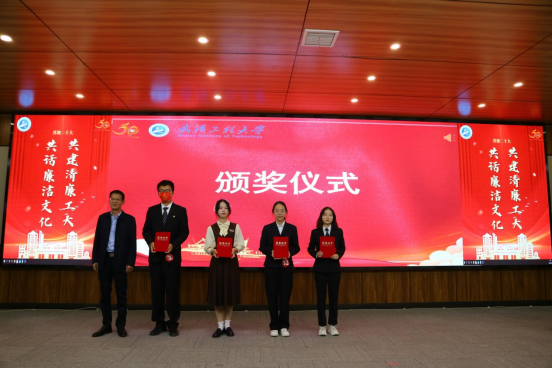 8615EAA16BABD0FA1DD90B1E362_B9DC6E24_C6CE5