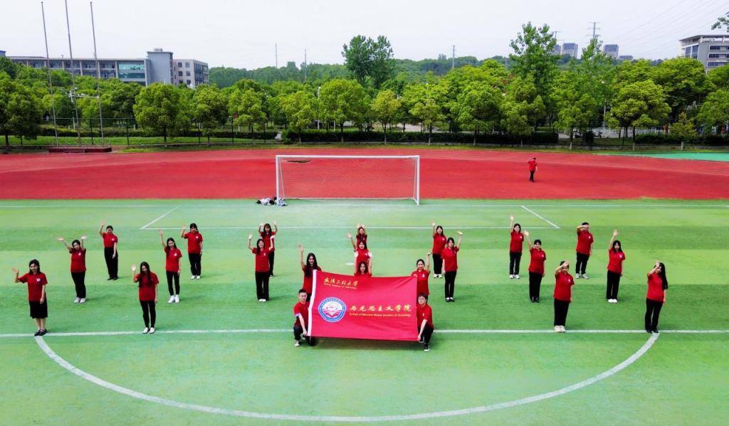 AA0DB266D932FC0CC22050DBC49_77873073_17176