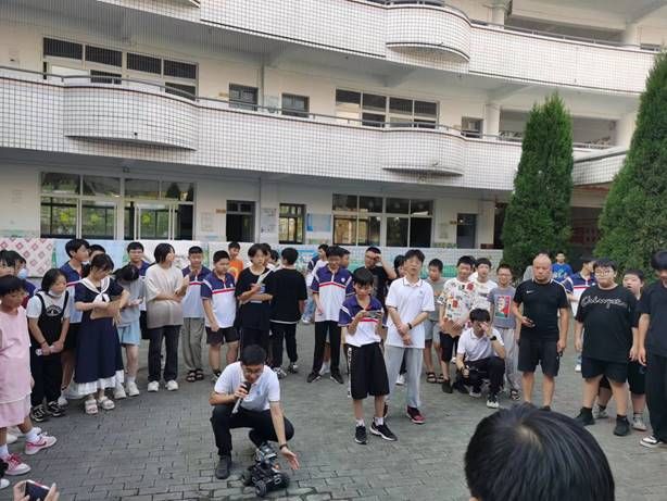 24393855311F37348352E5E92D9_1813980E_10078