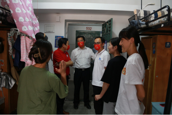 21B7405305F80B822DAEBFFA50E_A65CE629_C89C3